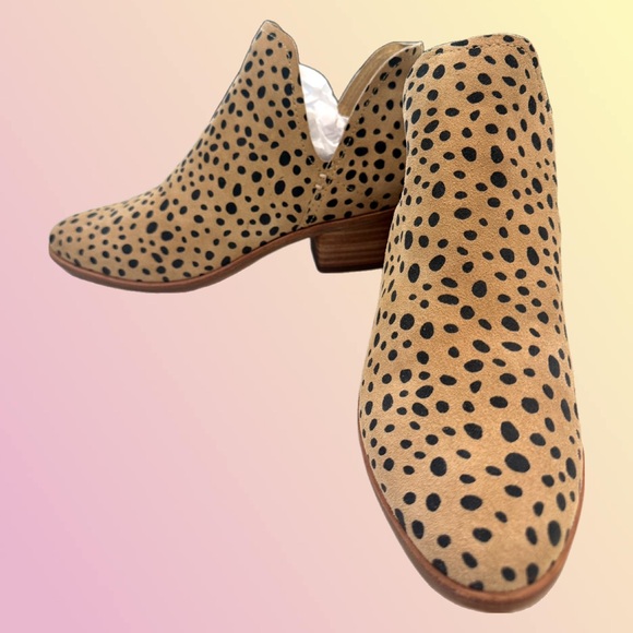NWT Dolce Vita Chop Out Booties Size 8.5 - Picture 2 of 3